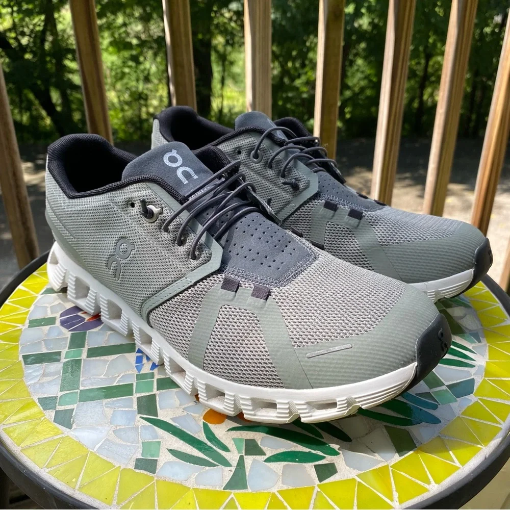 Womens On Cloud 5 Sneaker, Kelp/Shadow, Size 11 - Picture 2 of 7